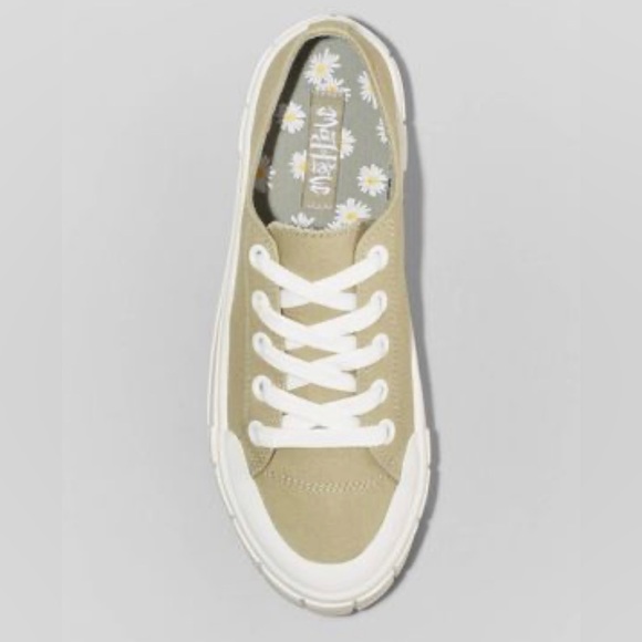 Mad Love Shoes - Mad Love Women's Fran Sneakers - Green canvas sneakers - chunky sole & cushion